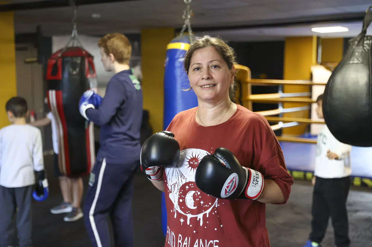 Bucalı kadınlar şiddete karşı kick boks öğreniyor