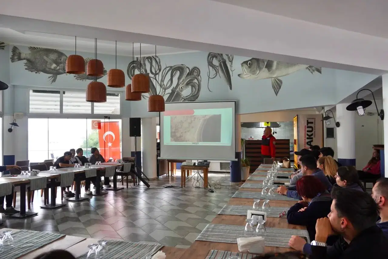 Çeşme Belediyesi ve AKUT’tan ÇEŞTUR personeline afet bilinci eğitimi