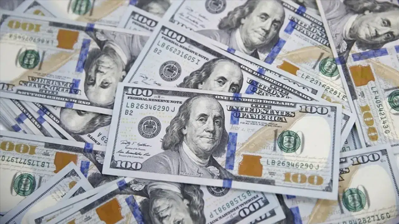 Eylülde Türkiye'nin cari işlemler hesabı 1,1 milyar dolar fazla verdi, hizmetler dengesi destekledi.