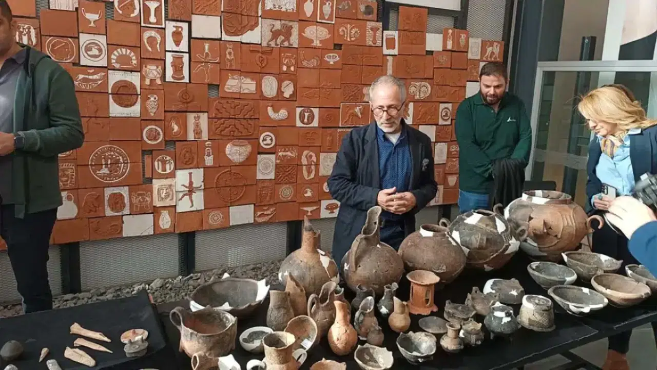 Yassıtepe ve Yeşilova'da tarihi buluntular sergileniyor, arkeolojik eserler büyük ilgi görüyor