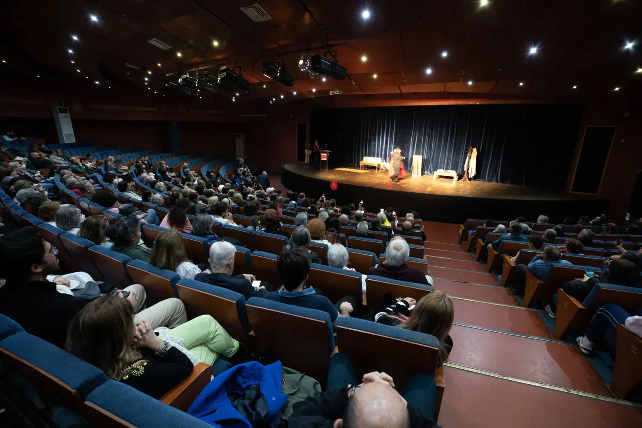 Özel Anne, Narlıdereli Sanatseverlerle Buluştu