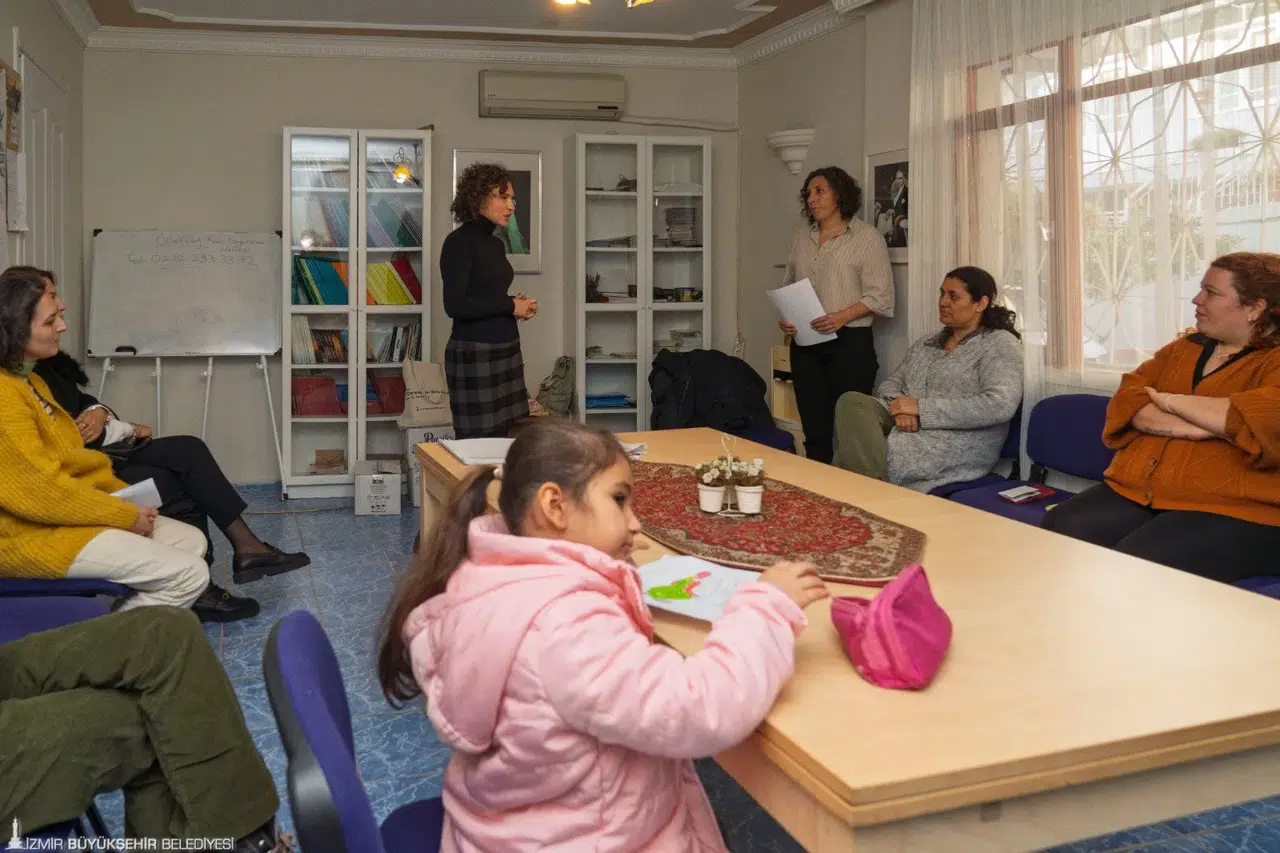 İzmir’de kadınlar için Güçlenme Durakları var