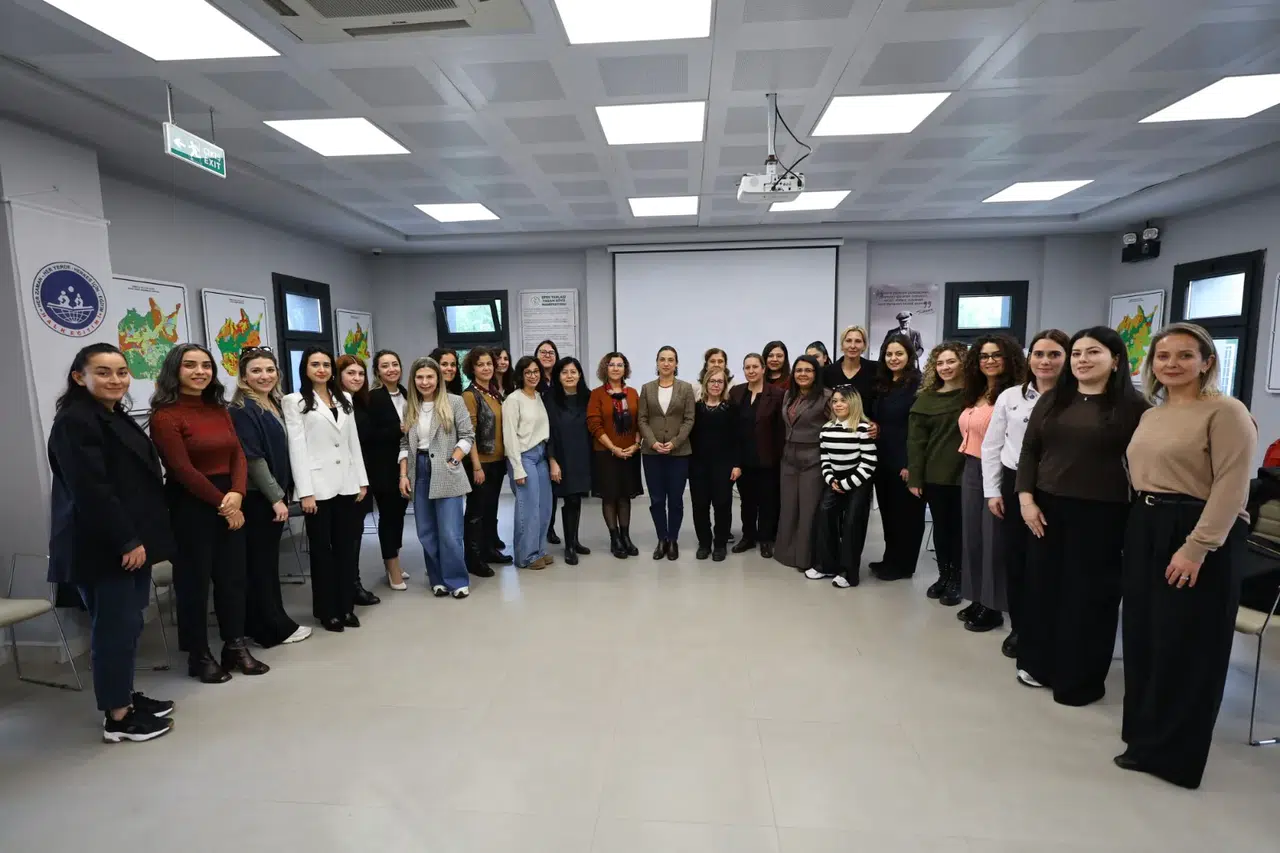 Kadın Dayanışma Merkezleri Ağı Efes Selçuk’ta Bir Araya Geldi