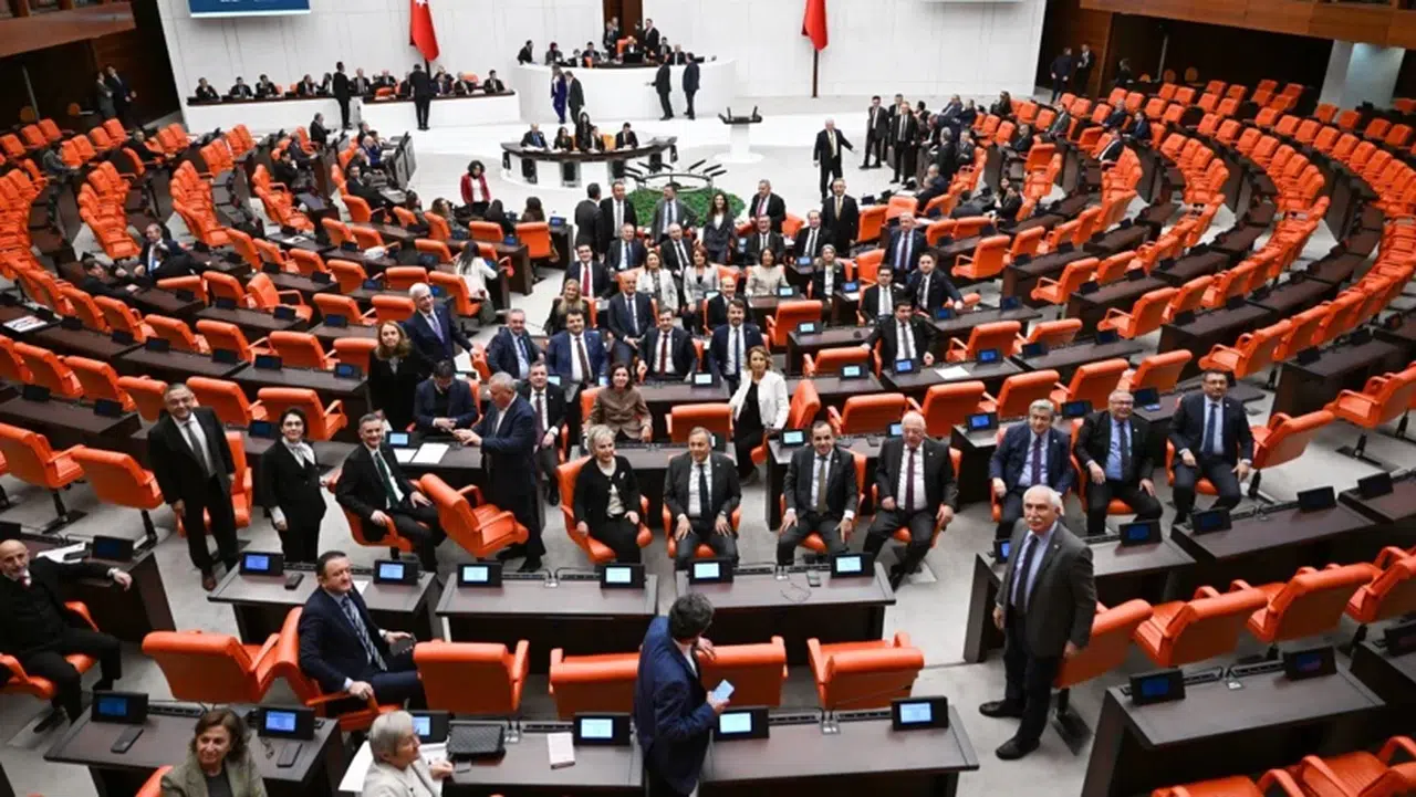 TBMM'de bütçe görüşmeleri gerilimli başladı, AK Parti ve CHP arasında tartışma!