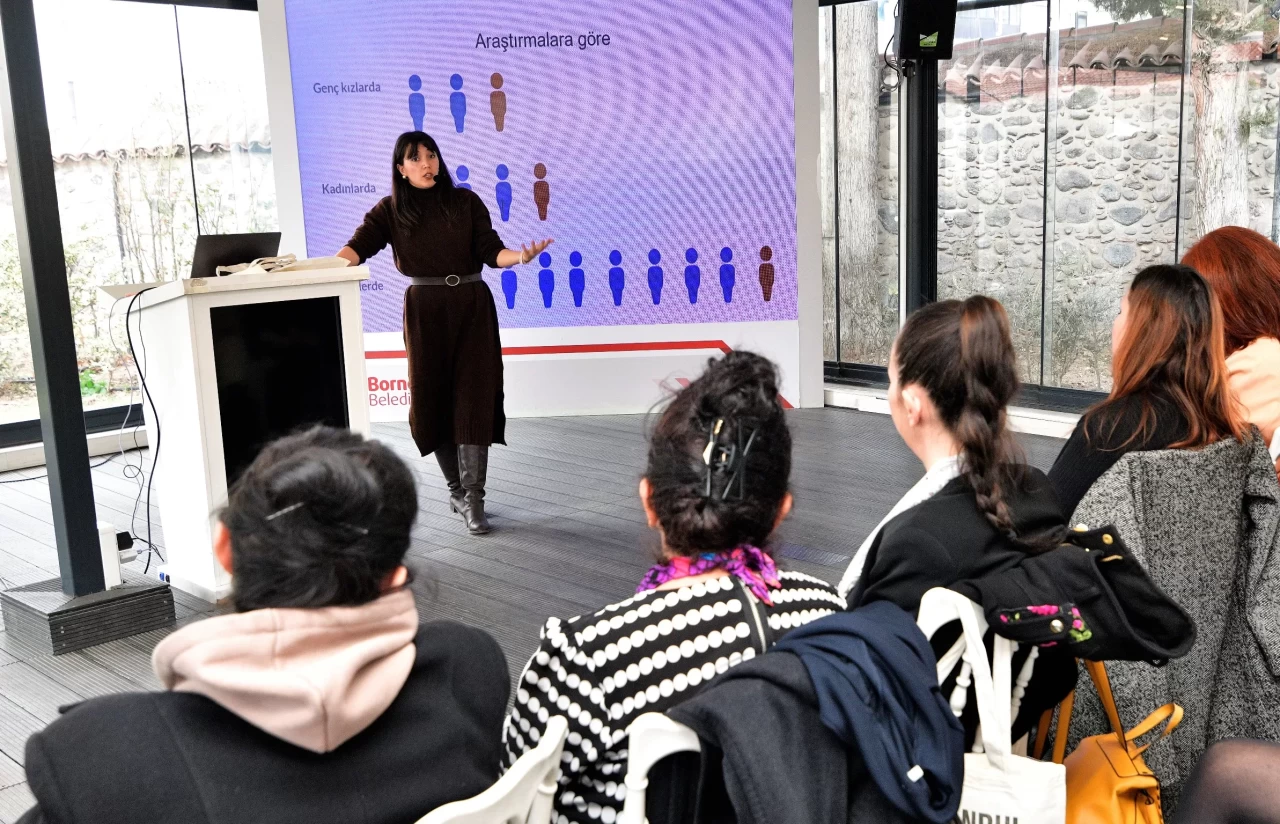 Bornova Belediyesi’nden 14 Şubat’a Anlamlı Mesaj: Flört Şiddeti Semineri