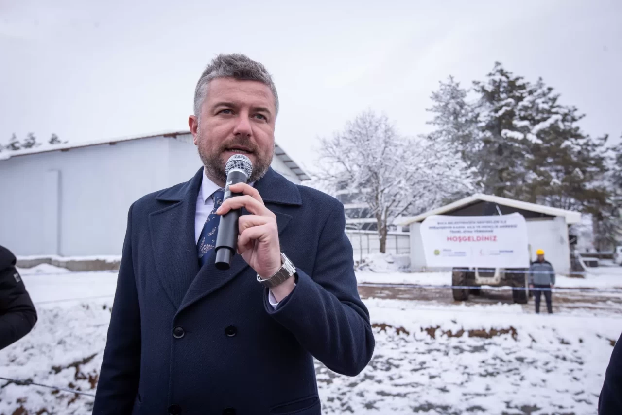 Buca Belediyesi, Doğanşehir'e Umudu Getiriyor: Kadın ve Gençlik Merkezi İnşaatına Teknik Destek
