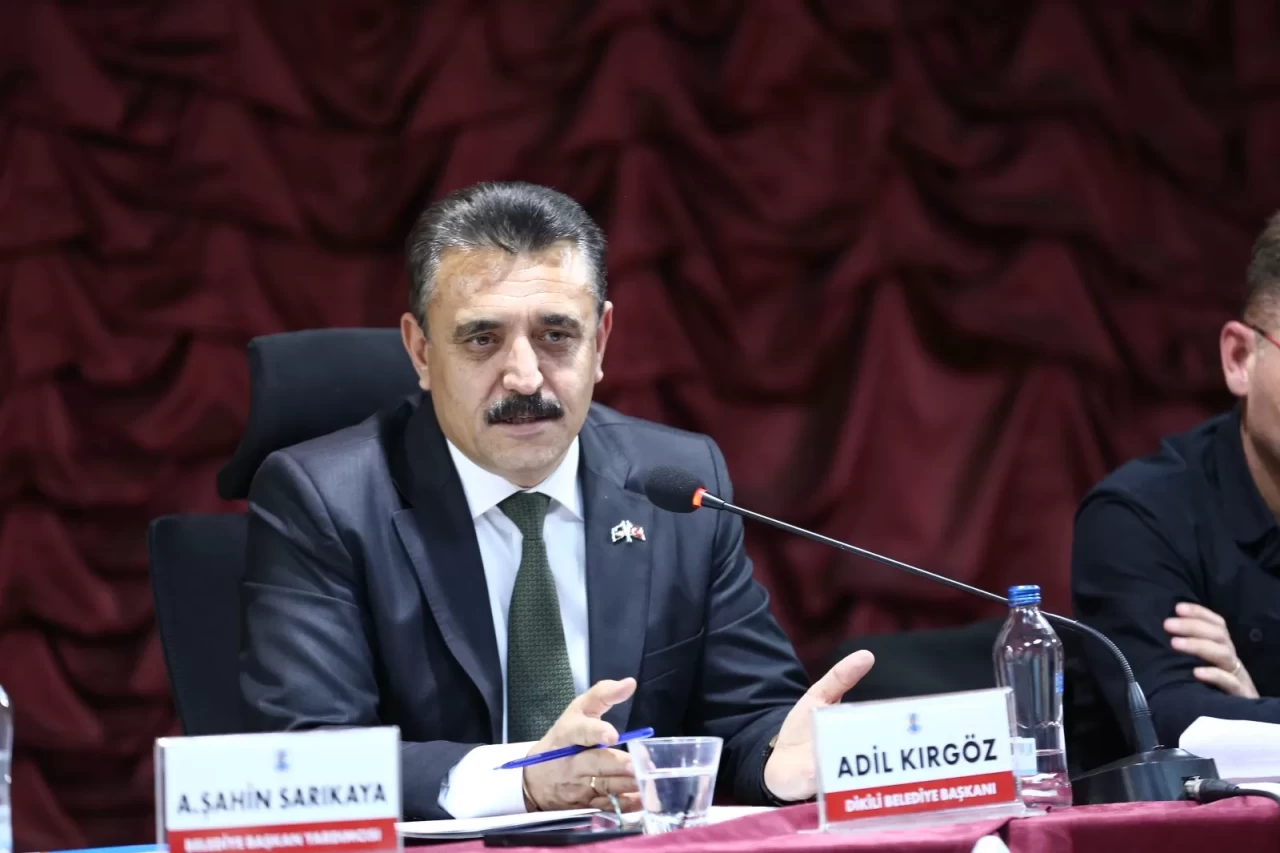 Başkan Kırgöz Çandarlılılarla Buluştu, Yeni Projeler İçin Fikir Topladı