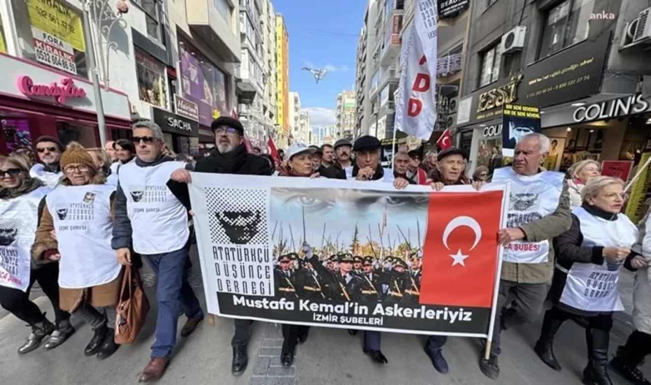 ADD İzmir’de Hukuksuz İhraç Kararına Karşı Yürüdü: 'Atatürk’ün Askerleriyiz'