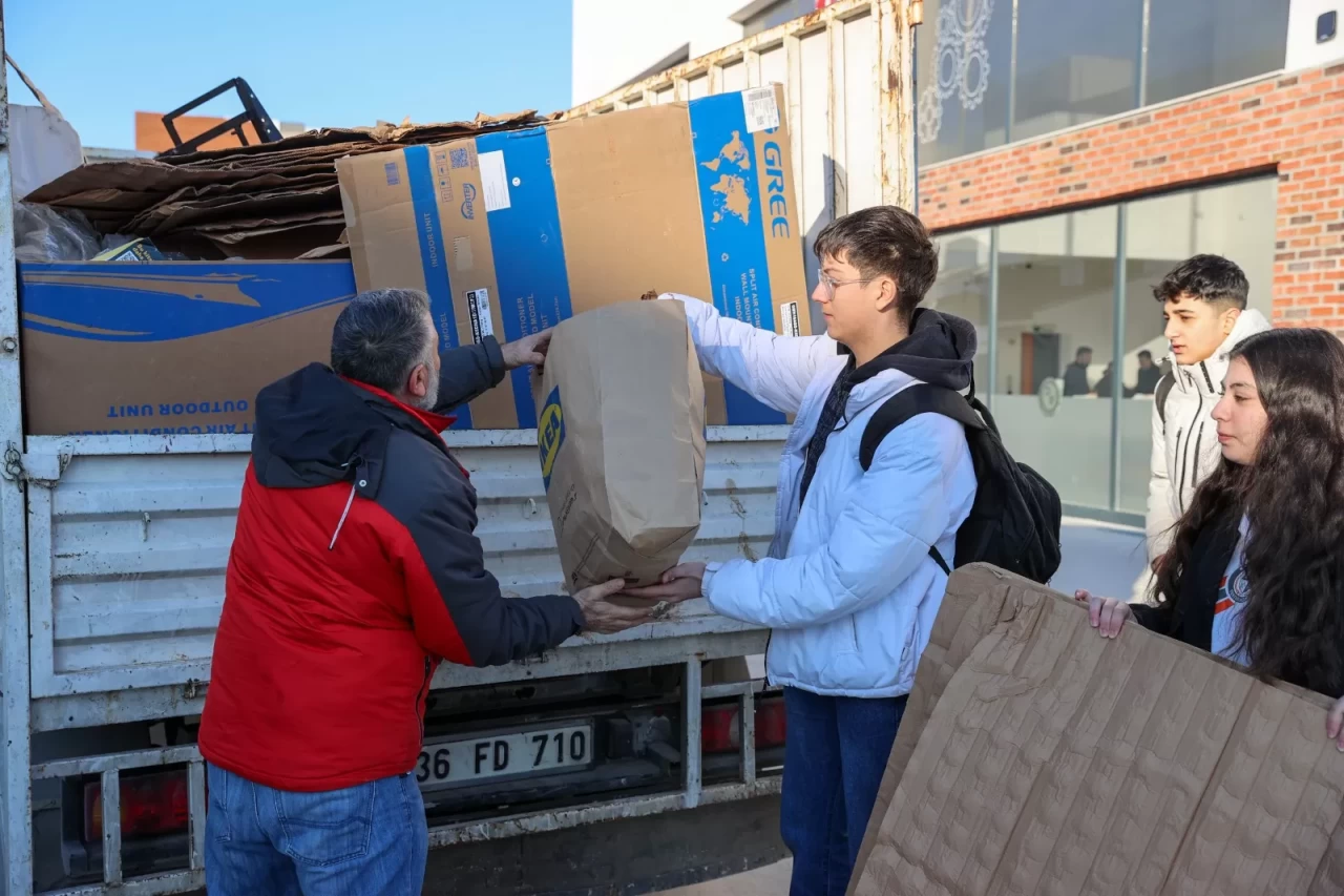 Buca Belediyesi Okullarda Çevre Bilinci Eğitimlerine Devam Ediyor