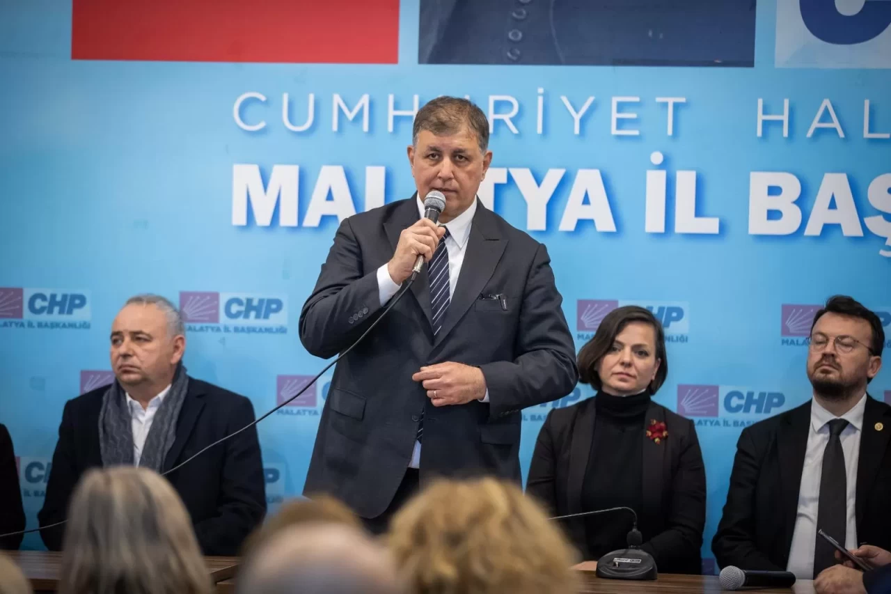 İzmir Büyükşehir Belediyesi ve İlçe Belediyeleri, Deprem Bölgesinde Yeni Yatırımlarla Dayanışmayı Sürdürüyor