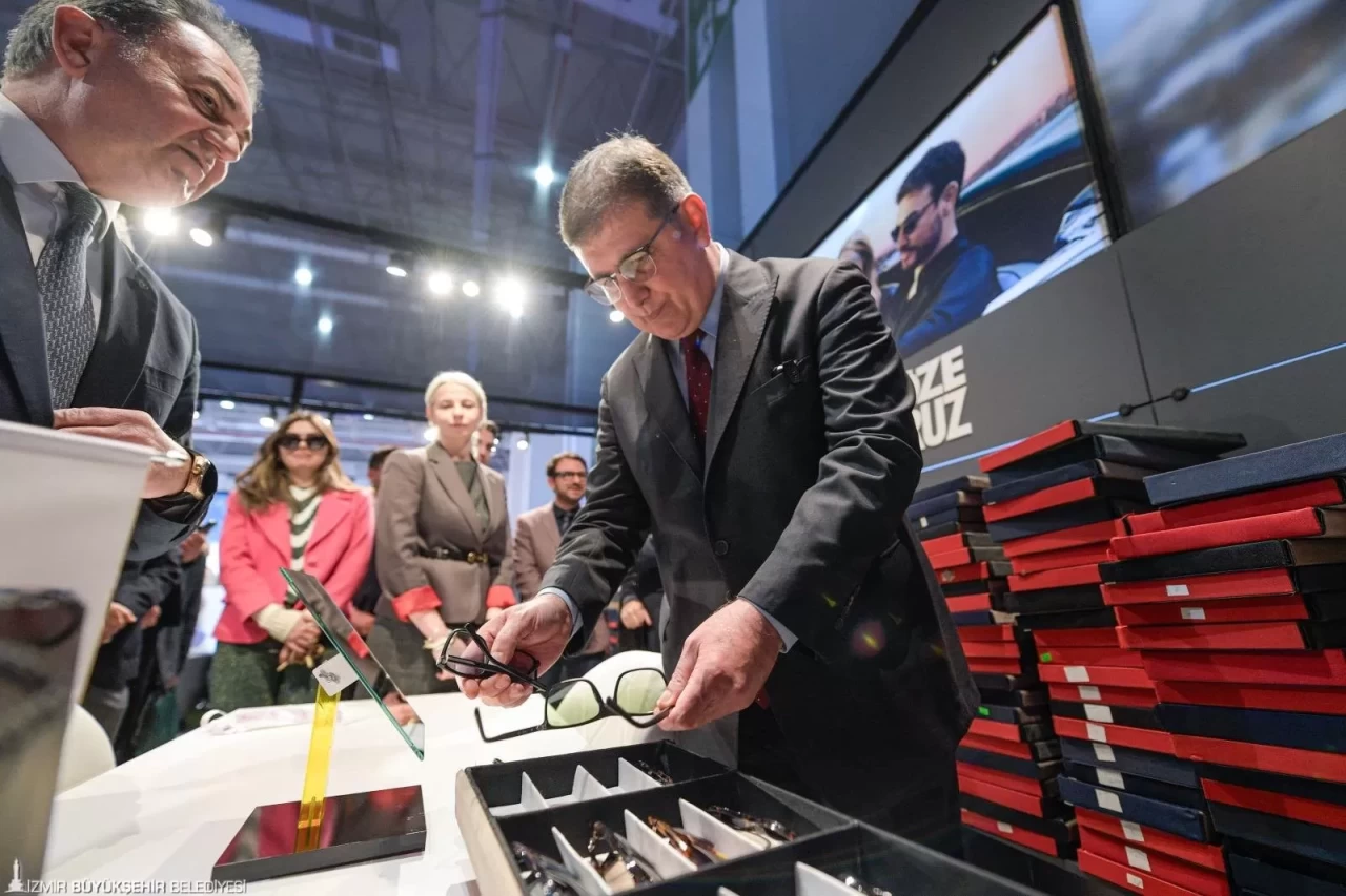 Optic World İzmir Kapılarını Açtı: Başkan Tugay'dan Fuarcılık Vurgusu!