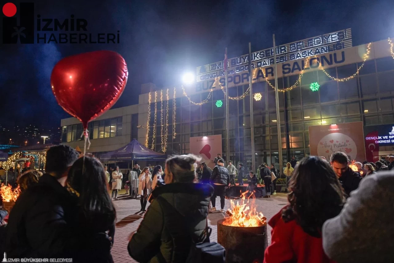 İzmir’de Sevgililer Günü Buz Üstünde Kutlandı! Başkan Tugay’dan Anlamlı Mesaj