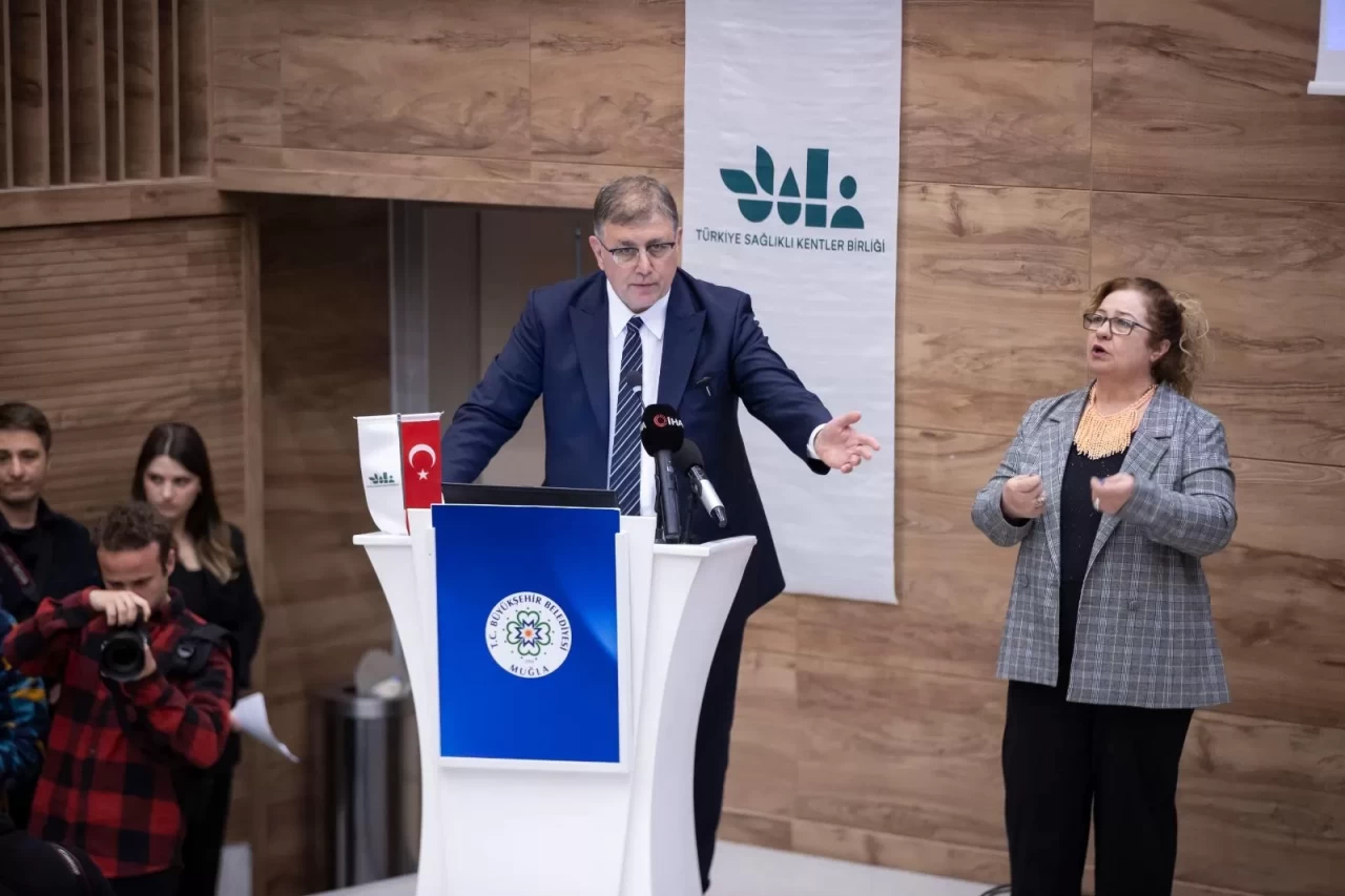 Başkan Cemil Tugay: Sağlıklı kentler için çalışıyoruz