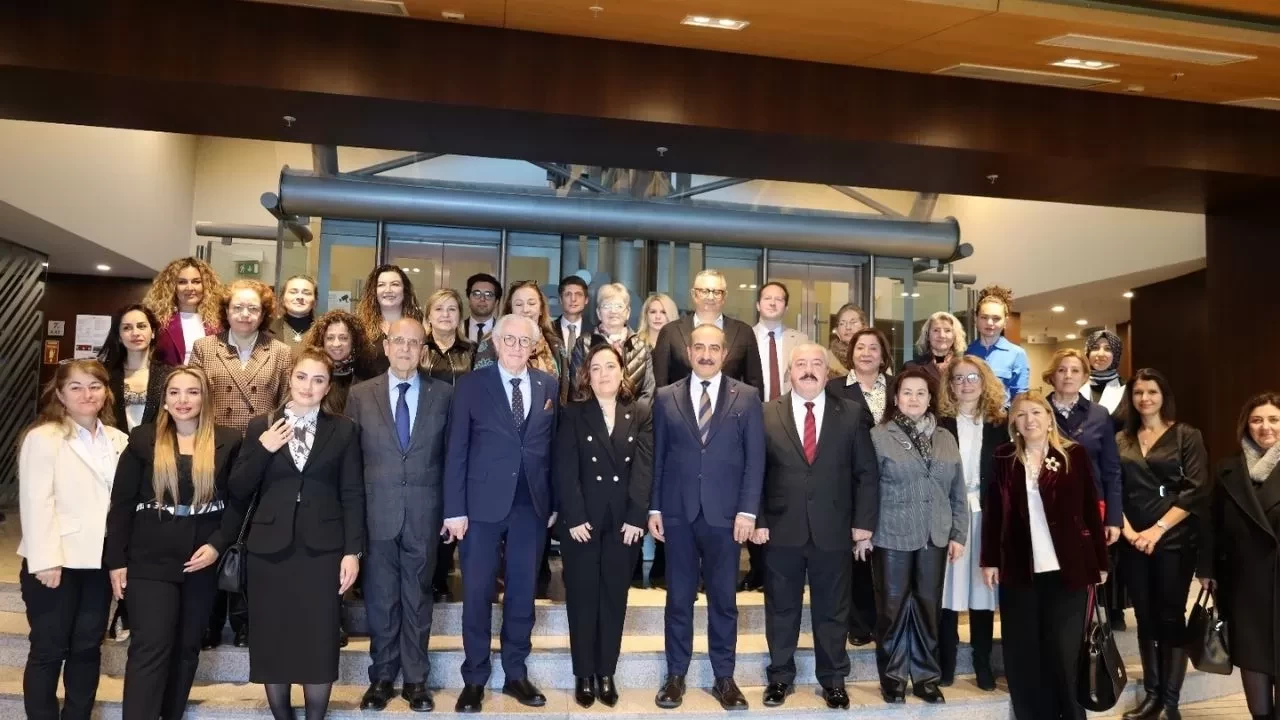 Kadın Girişimciler İçin İhracatta Güçlü Adım: EİB ve TOBB İzmir KGK'dan Yeni İş Birliği