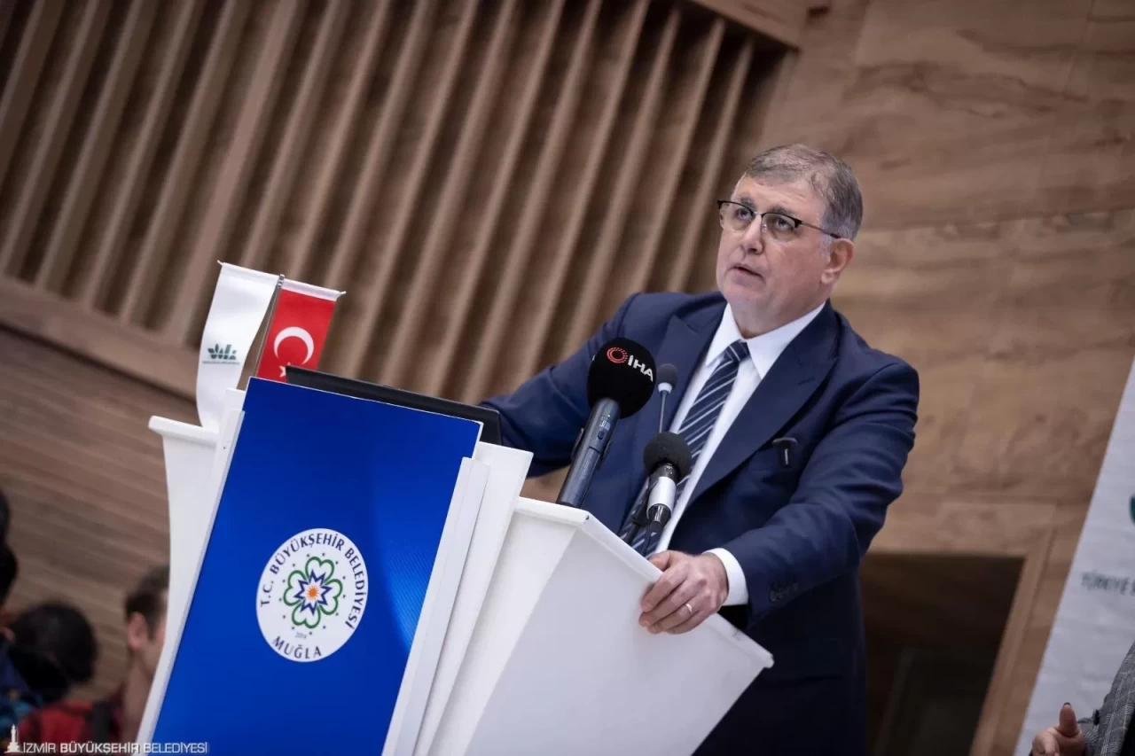 Cemil Tugay’dan Cesaret Çağrısı: “Dünyanın Kaderini Değiştirebiliriz!”