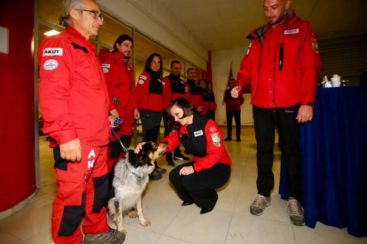 Başkan Kınay AKUT'a Teşekkür Etti: "Kahramanların İzindeyiz"