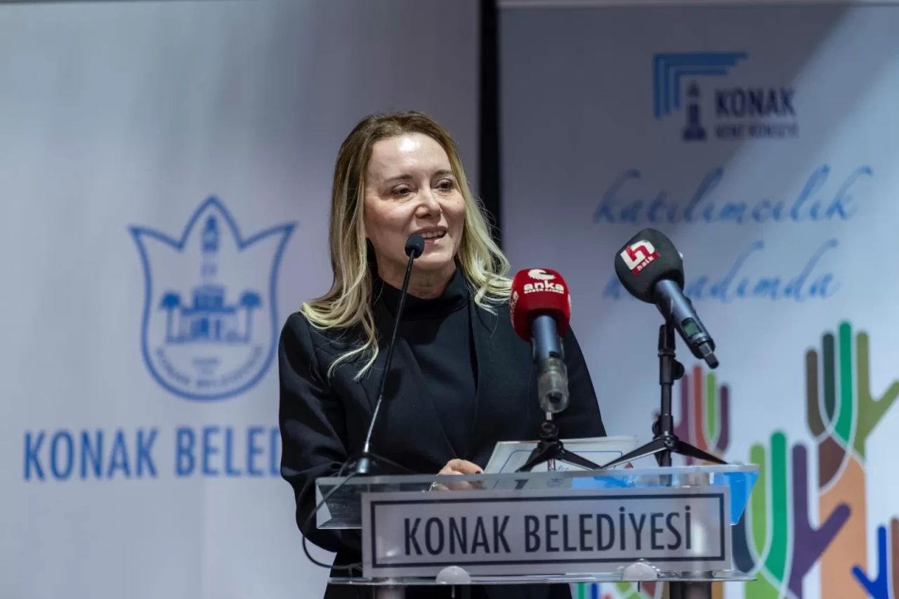 Gazetecilikteki Zorluklar ve Dayanışma Ruhu Konak'ta Konuşuldu