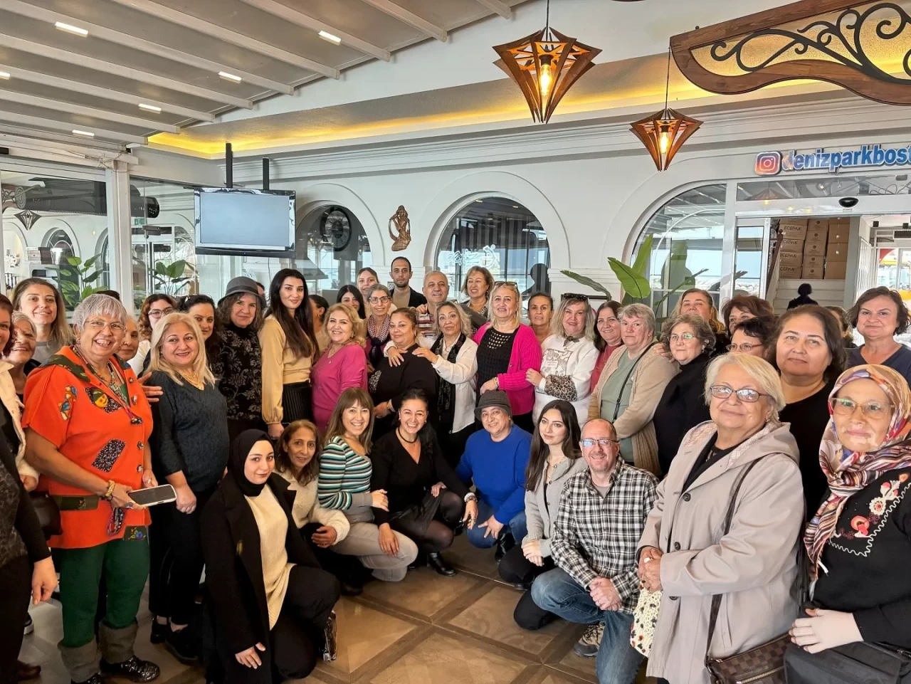 Kanserle Mücadelede Deneyim Paylaşımı: Kanser Tedavisi Görmüş Hastalar Kahvaltıda Buluştu