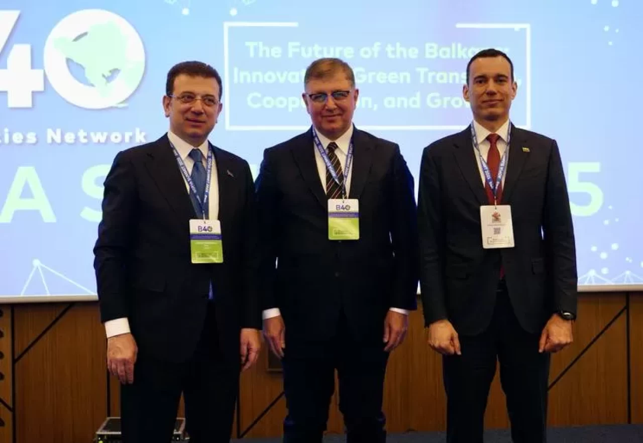 Başkan Tugay Balkan Şehirleri Ağı Zirvesi'nde: Yeşil Enerji ve Kentsel Planlama Vurgusu