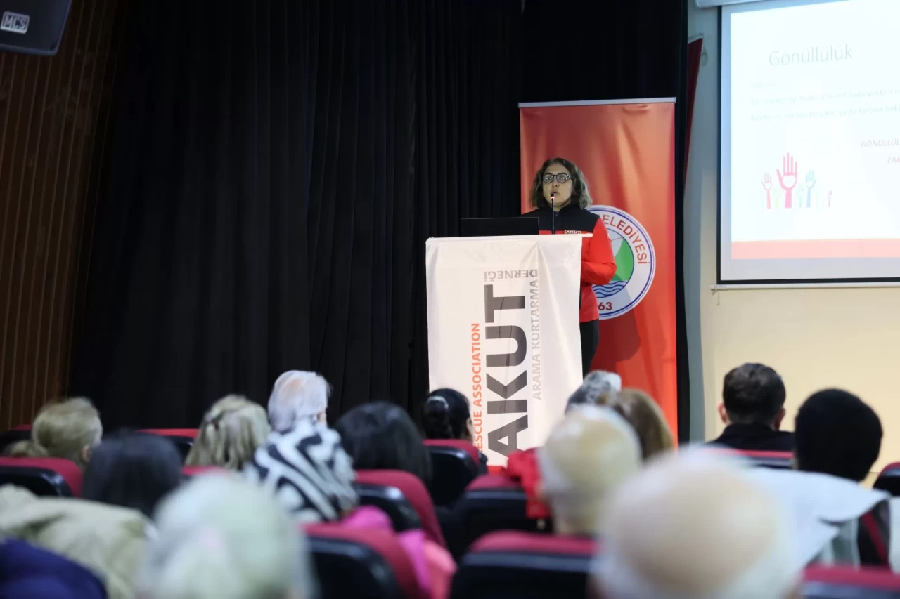 Balçova Belediyesi, Afetlere Karşı Mahalle Gönüllülerini Eğitiyor: Depremden Yangına, Her Adım Önemli!