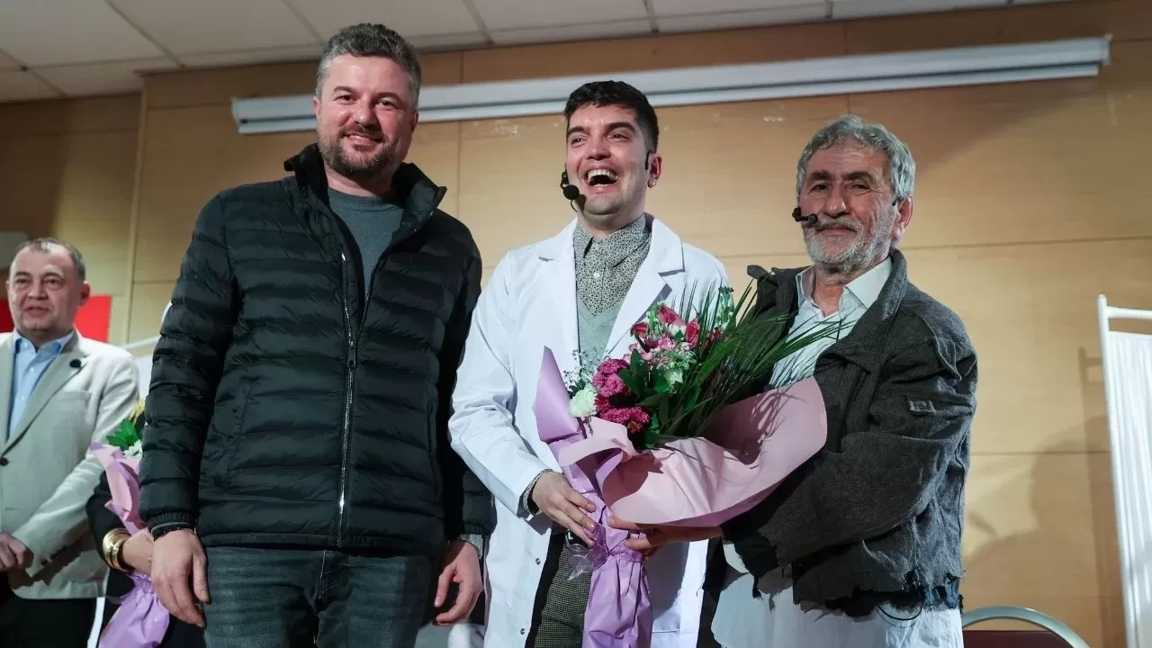 Buca'da Unutulmaz Bir Gece: Taksiratlı Şekibe Sahnelendi!