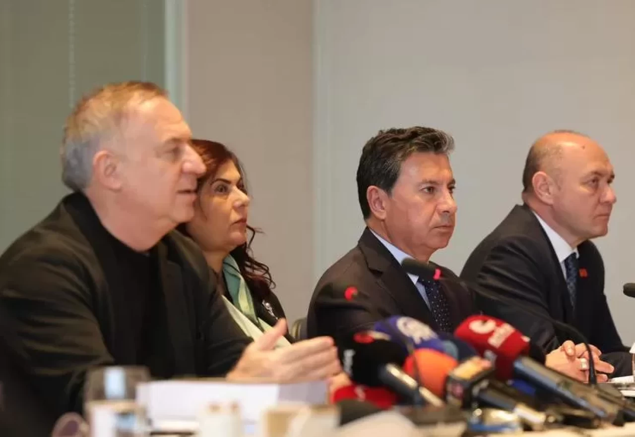 Başkan Ahmet Aras, İzmir'de Deprem Eylem Planı hakkında açıklamalarda bulundu