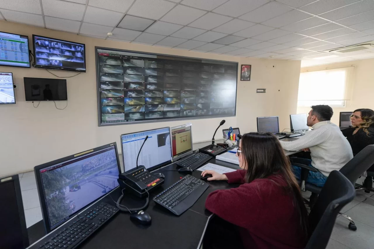 İzmir Büyükşehir Belediyesi, Konak Tüneli'nde 7/24 güvenli yolculuk denetimlerini sürdürüyor