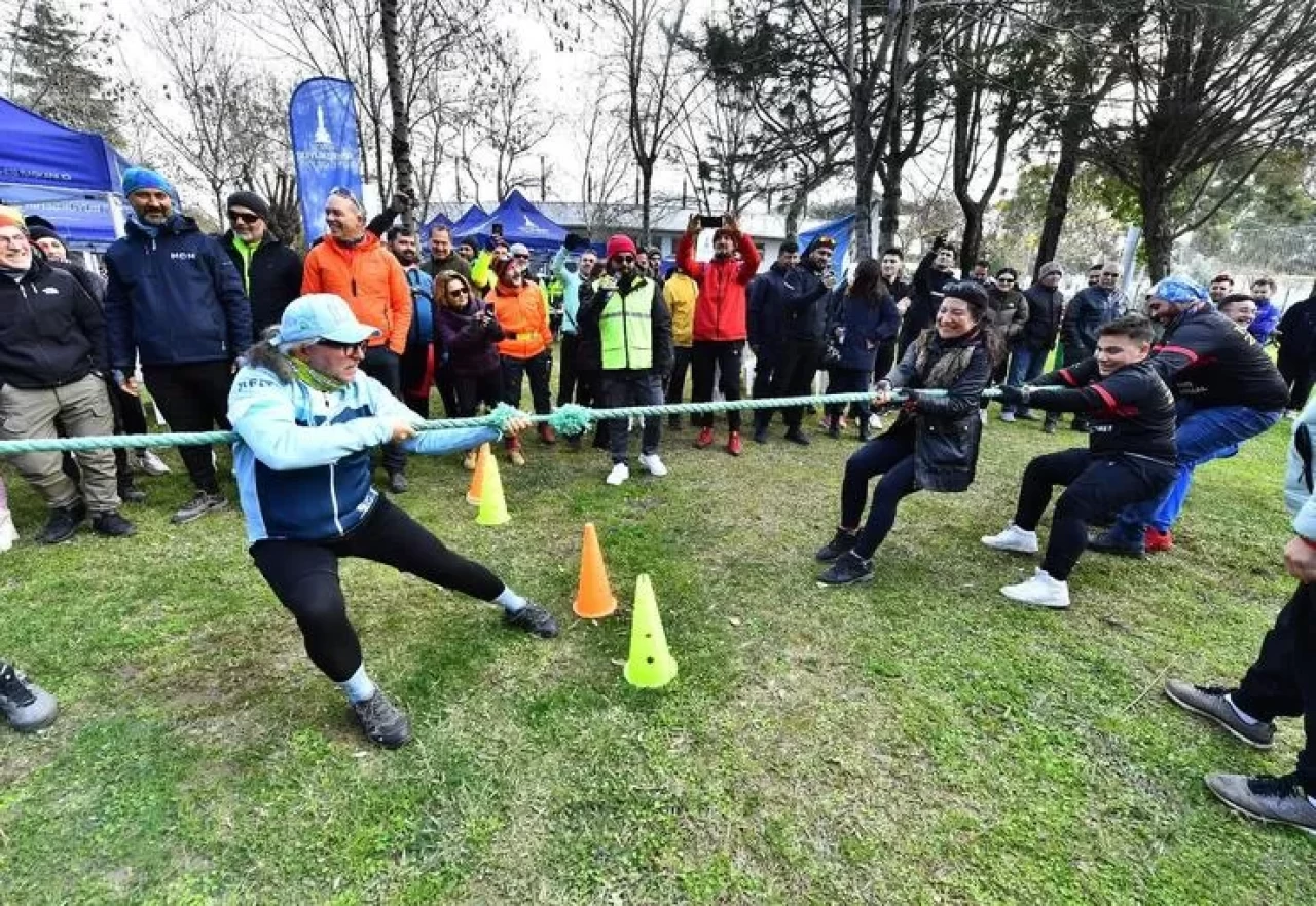 İzmir'de Bisikletli Pazarlar Etkinliği İzmirli Bisiklet Tutkunlarına Unutulmaz Anlar Yaşattı