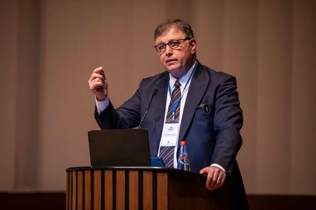 İzmir Büyükşehir Belediye Başkanı Dr. Cemil Tugay, Güvensiz Binalarla İlgili Kararlı Adımlar Atacak!