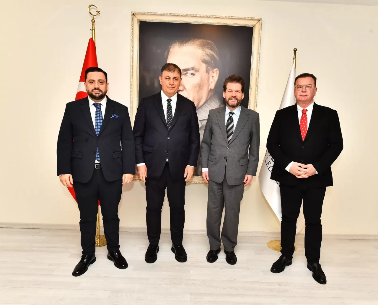 Başkan Cemil Tugay Kuzey Makedonya Büyükelçisini İzmir Enternasyonal Fuarı'na davet etti