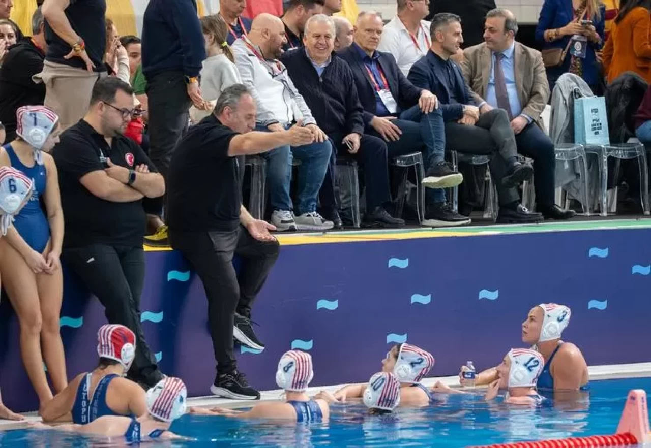 İzmir Büyükşehir Belediyesi Sutopu Kadın Takımı Avrupa Şampiyonu oldu