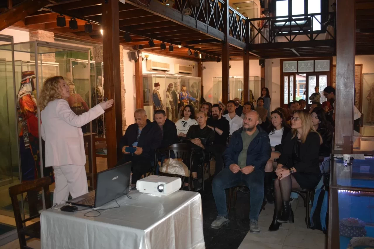 Antik Mitolojide Kadın ve Kimlik: Ege Üniversitesi'nde Merak Uyandıran Söyleşi