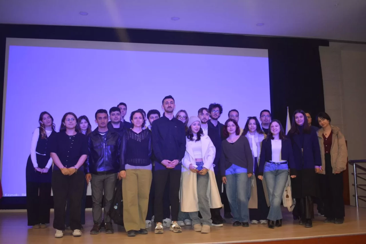 Dijital Pazarlamada Uzmanlık: Ege Üniversitesi'nde Merak Uyandıran Etkinlik!