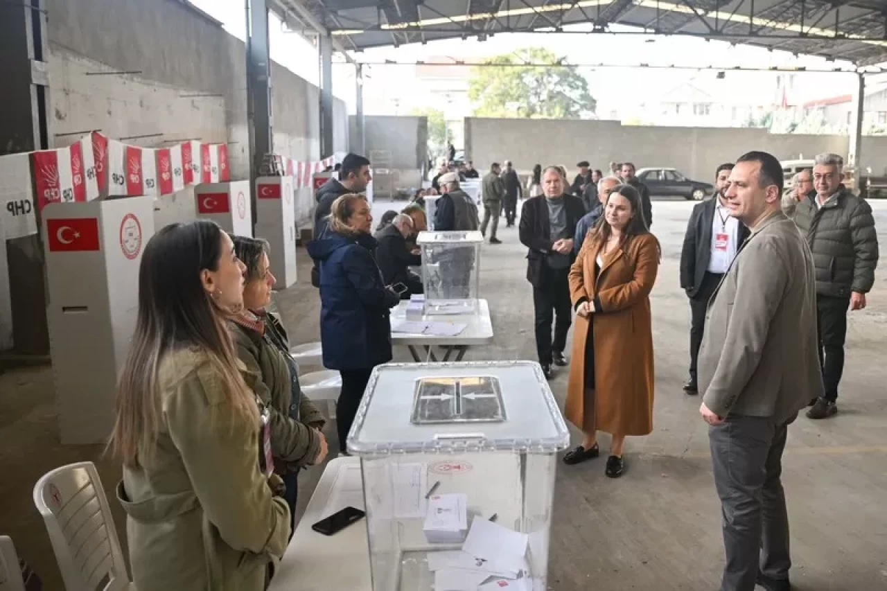 Bornovalılar, Ekrem İmamoğlu’na destek için sandıklara koştu