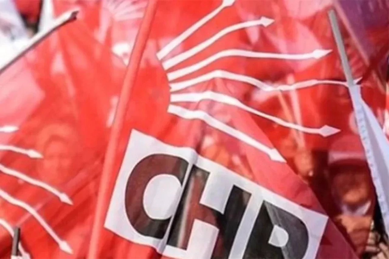 CHP, İmamoğlu'nun tutuklanmasını protesto için İzmirlileri Gündoğdu Meydanı'na çağırdı