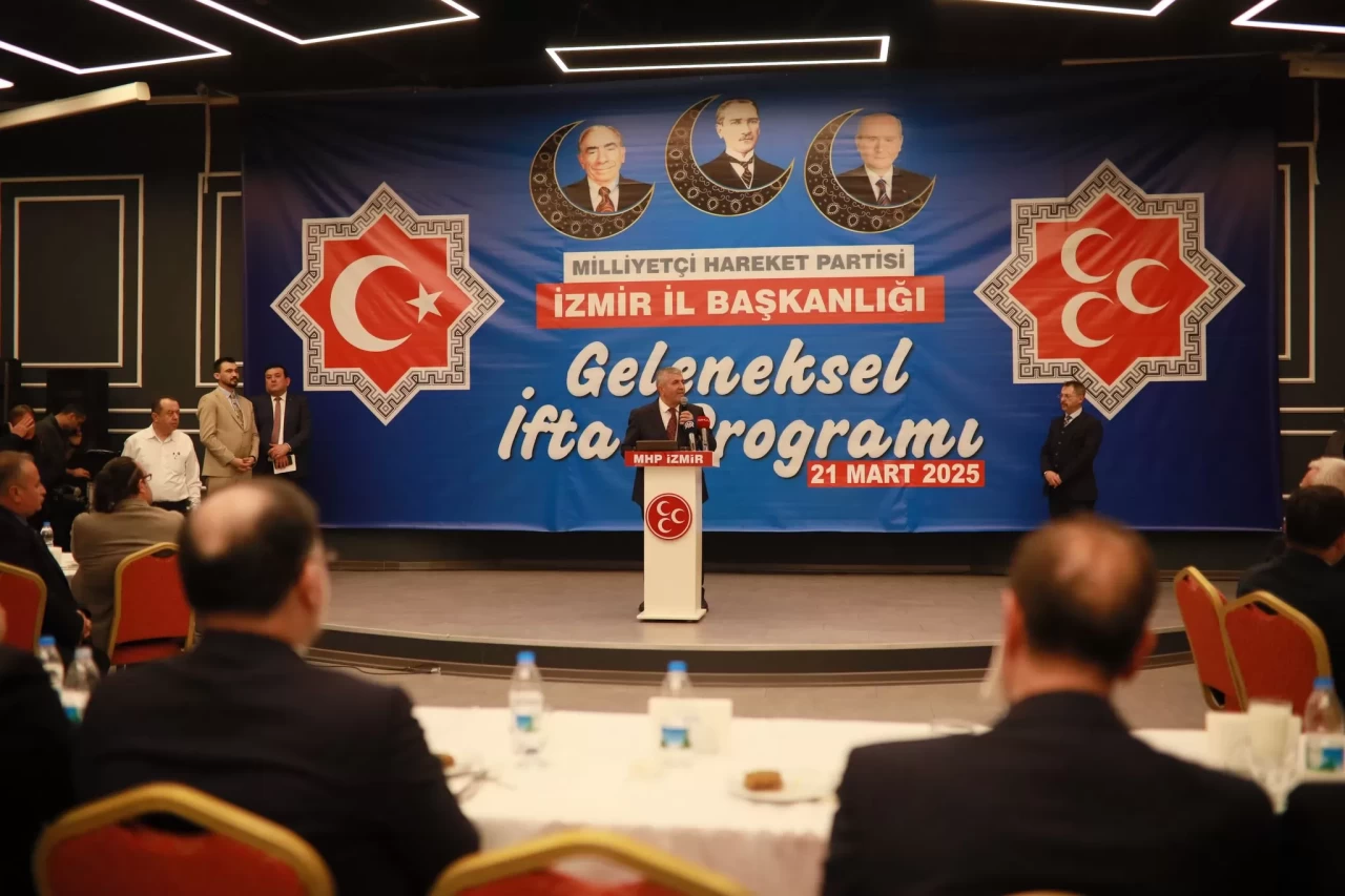 MHP İzmir'in Geleneksel İftar Yemeği Büyük Buluşmaya Sahne Oldu!