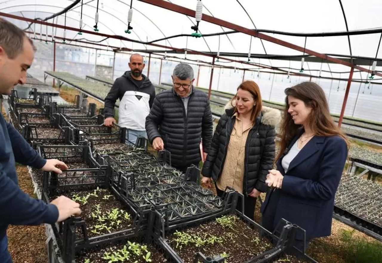Çeşme Belediyesi'nden ata tohumlarıyla sürdürülebilir tarıma destek adımı