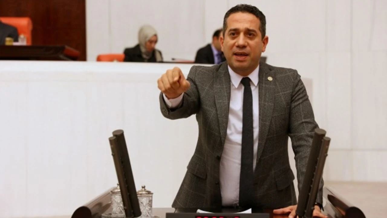 RTÜK önüne giden CHP heyetinin, Otobüsü Çalındı!