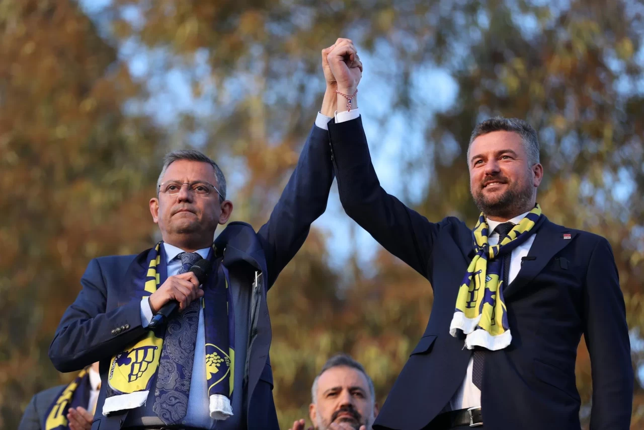 Görkem Duman'dan Özgür Özel'e Destek: "Cesaret, ya iyilerin erdemi olacak, ya da zorbaların silahı"