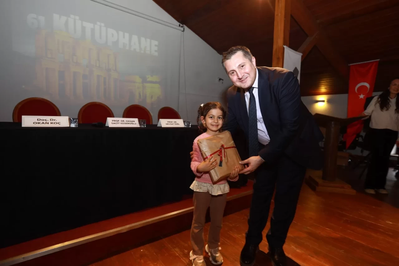 Efes Selçuk'ta 61. Kütüphane Haftası, Antik Kenti gezisi ve panelle başladı