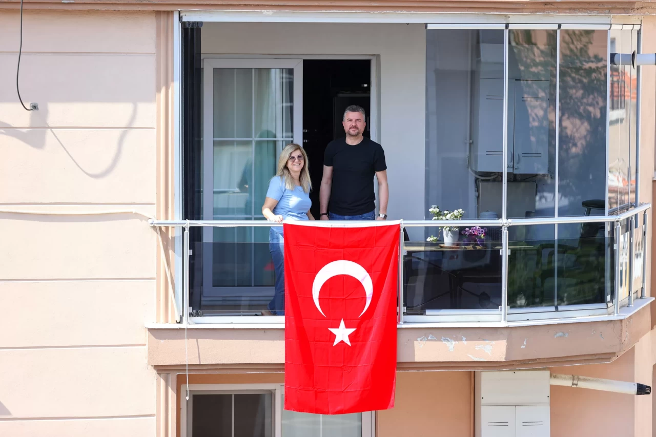 Buca'da bayrak asma kampanyası: Başkan Duman, 23 Nisan'ı coşkuyla kutlayacağız dedi!