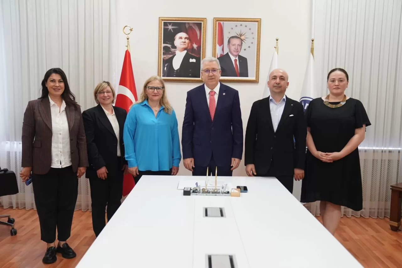 Ege Üniversitesi’nden Yaşlılar İçin Yapay Zeka Destekli Sağlık Projesi