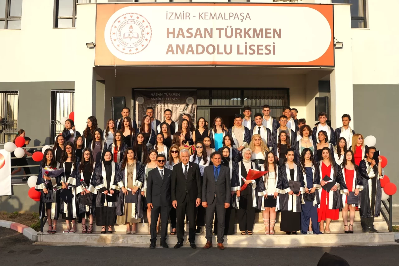Hasan Türkmen Anadolu Lisesi'nde Mezuniyet Heyecanı
