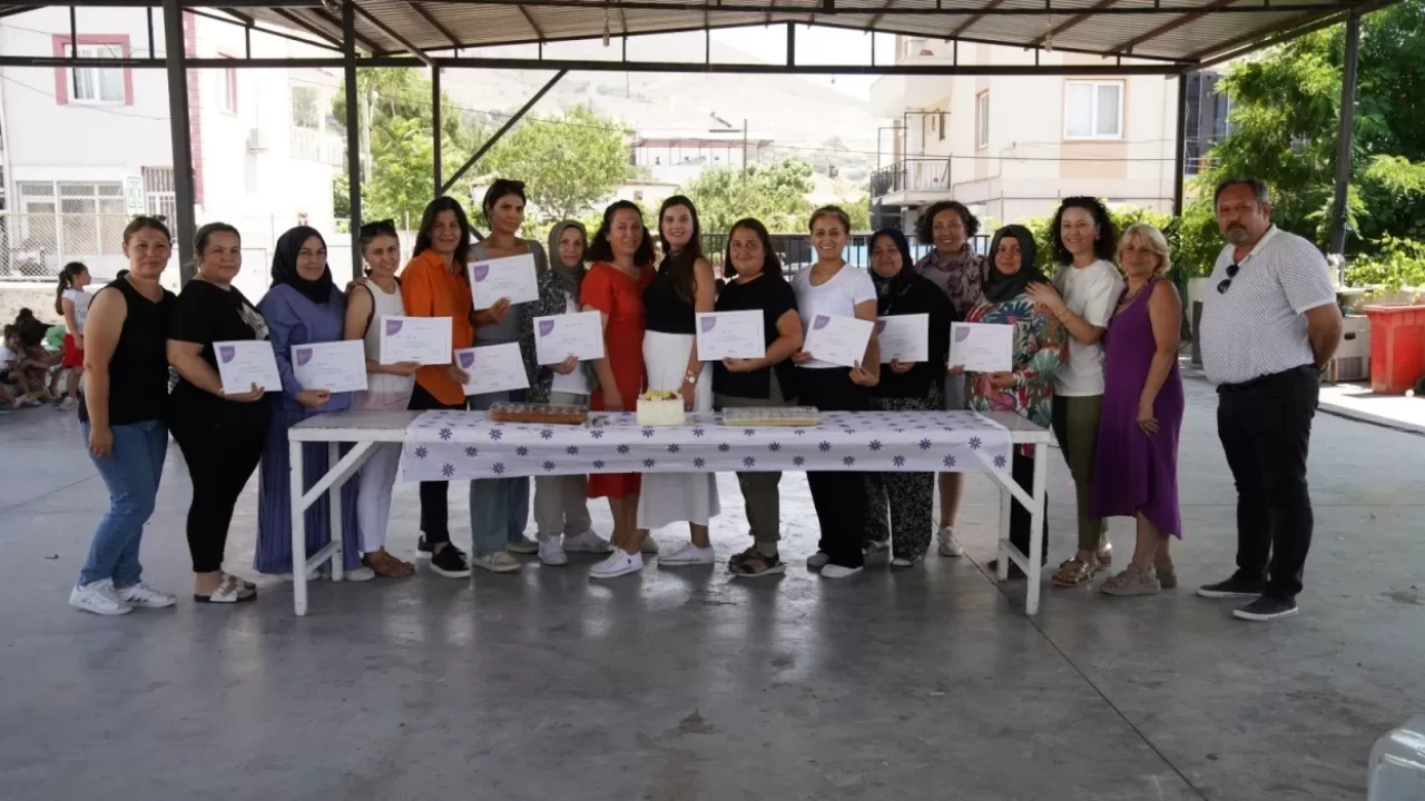 Aliağa Belediyesi’nden Helvacı’da Annelere Özel Eğitim