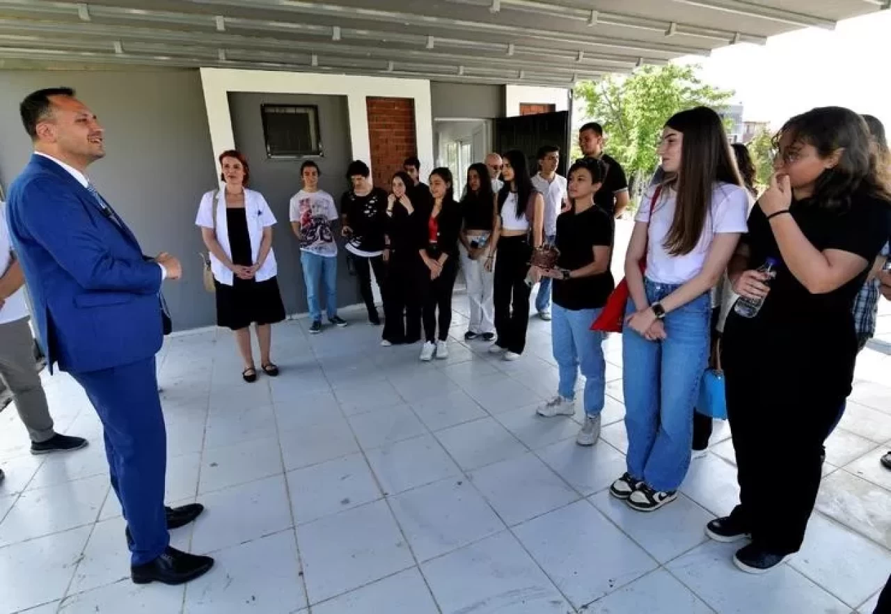 Ömer Eşki öğrencilere Kıbrıs’ı anlattı