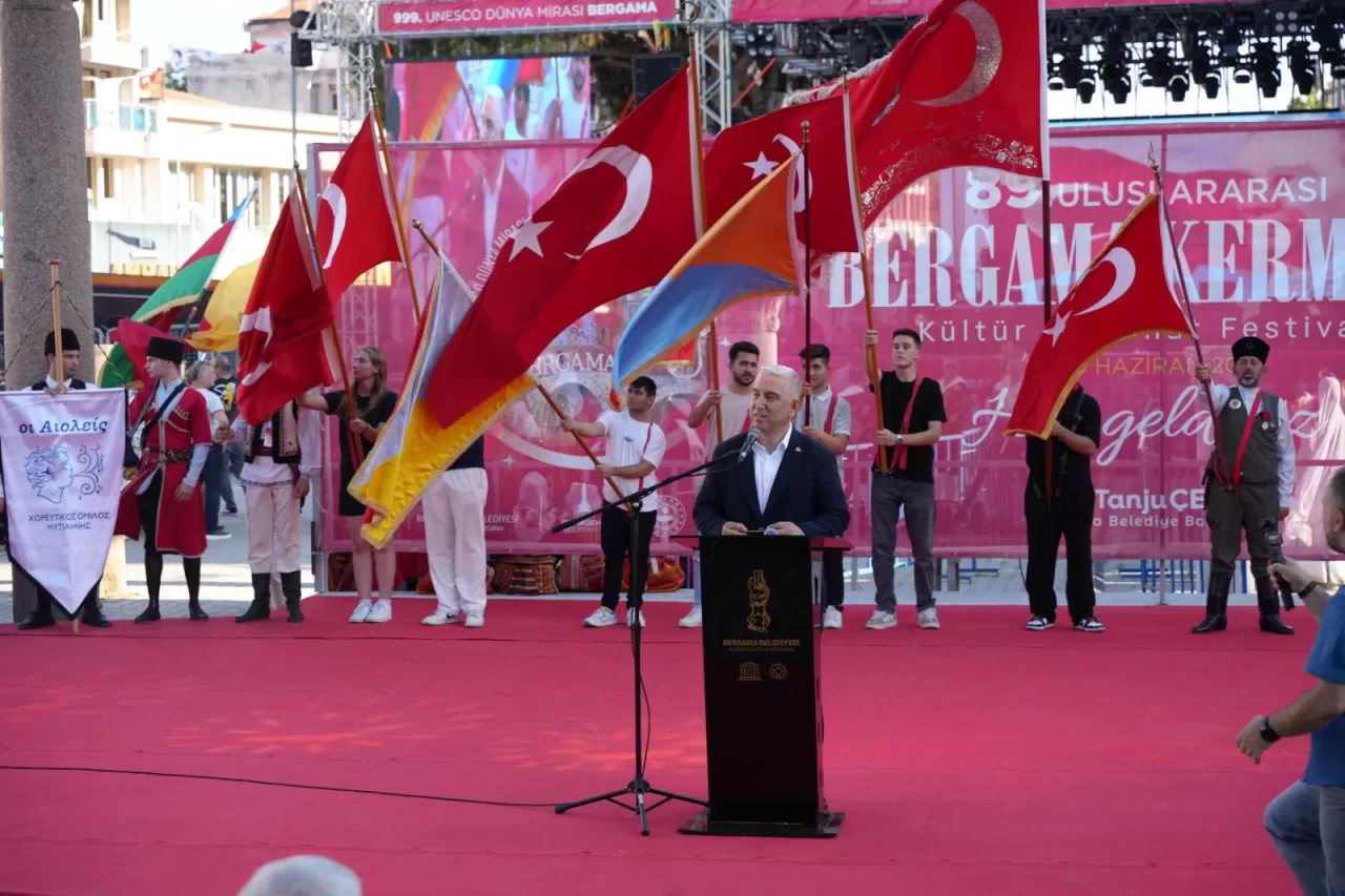 Atatürk'ün Mirası Bergama Kermesi 89. Kez Coşkuyla Gerçekleşti