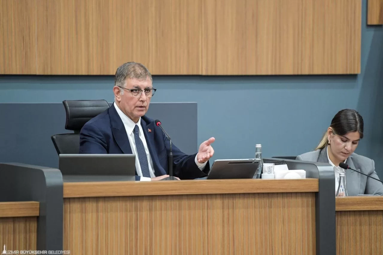Başkan Tugay: 4.5 milyon İzmirli'ye karşı sorumluyuz
