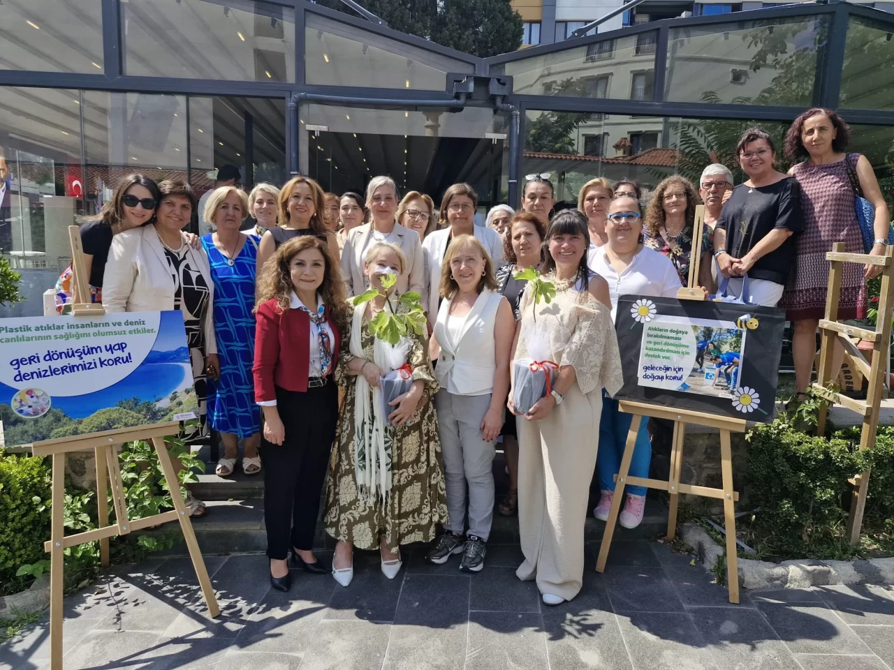 Bornova’da iklim krizine sanatla ve bilimle dikkat çekildi