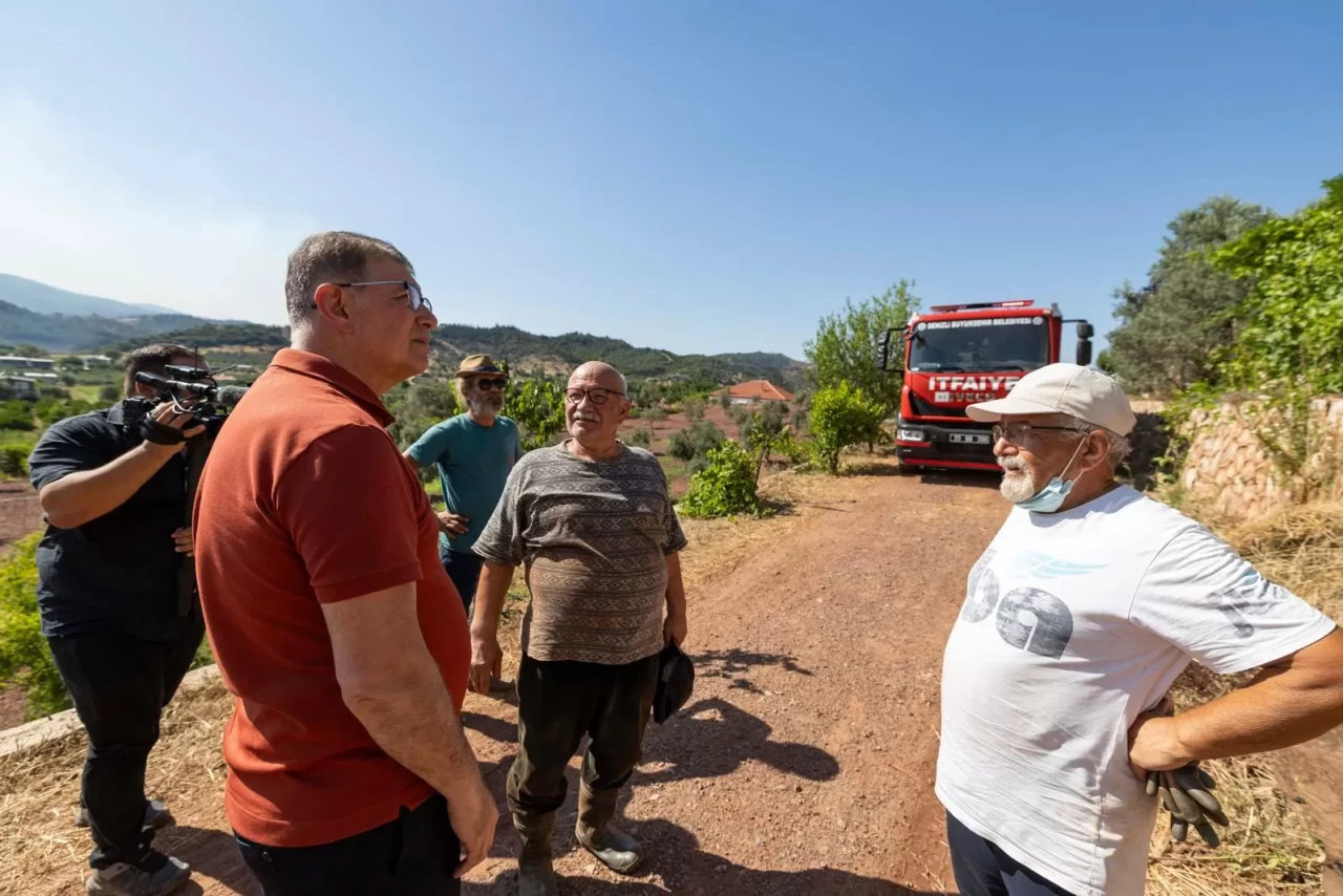 Başkan Tugay yangın bölgesini inceledi