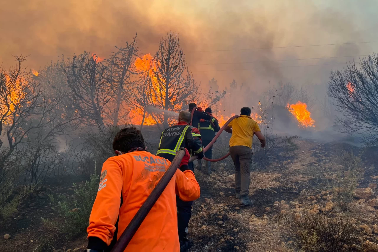 BUCAKUT yangınlarla mücadelede etkin rol alıyor